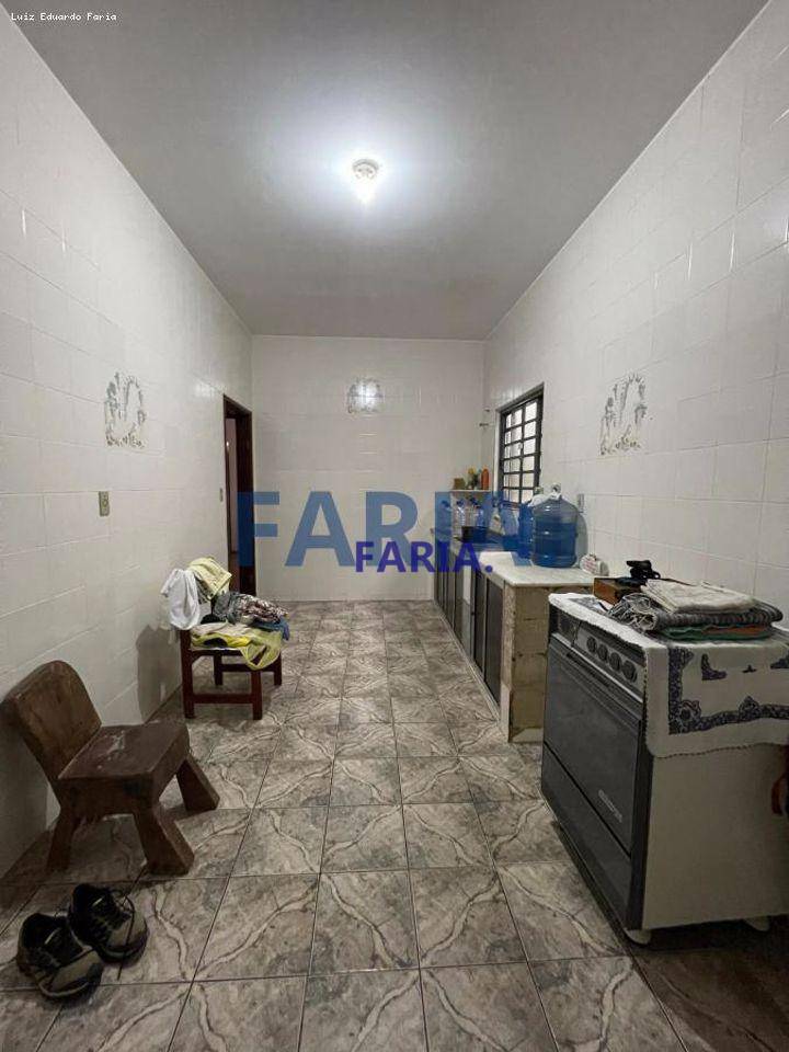 Casa à venda com 4 quartos, 250M2 - Foto 4