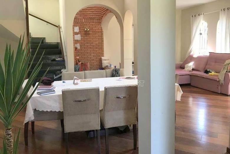 Casa de Condomínio à venda com 4 quartos, 300m² - Foto 4