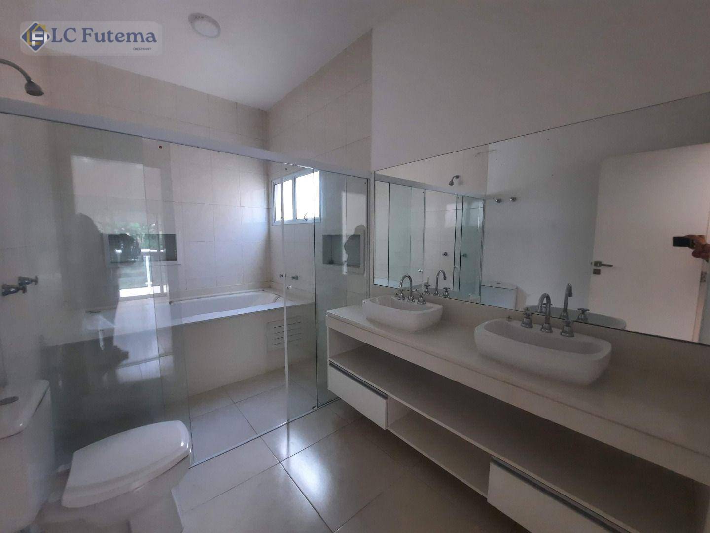 Casa de Condomínio para alugar com 3 quartos, 214m² - Foto 13