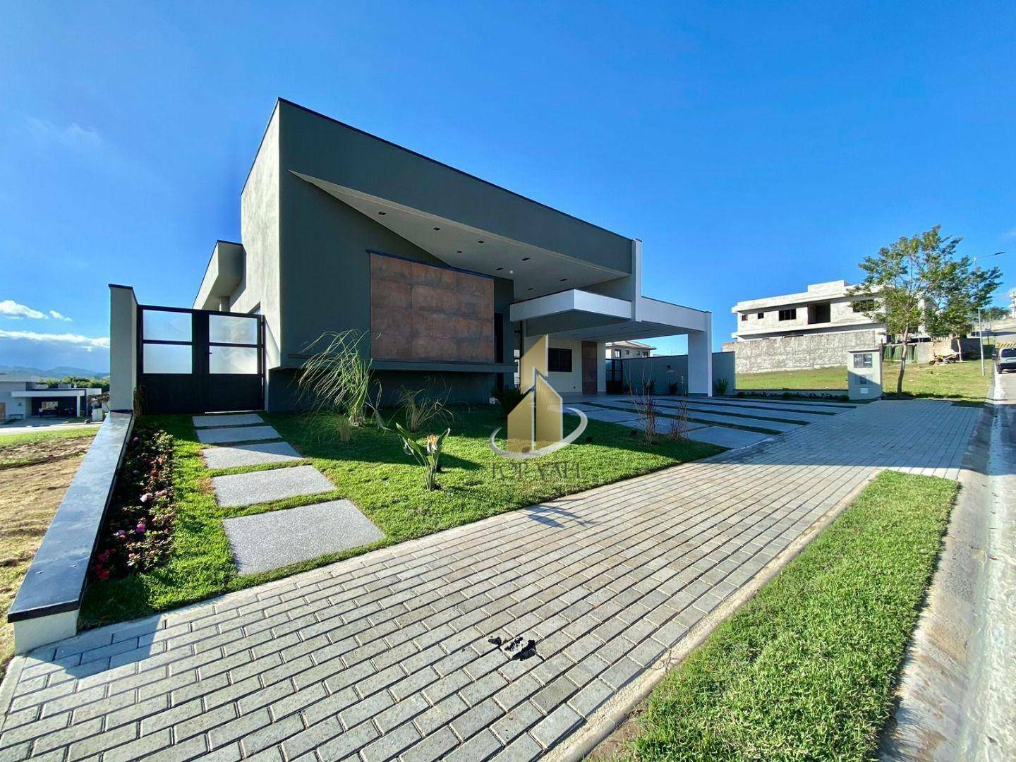 Casa de Condomínio à venda com 4 quartos, 290m² - Foto 2