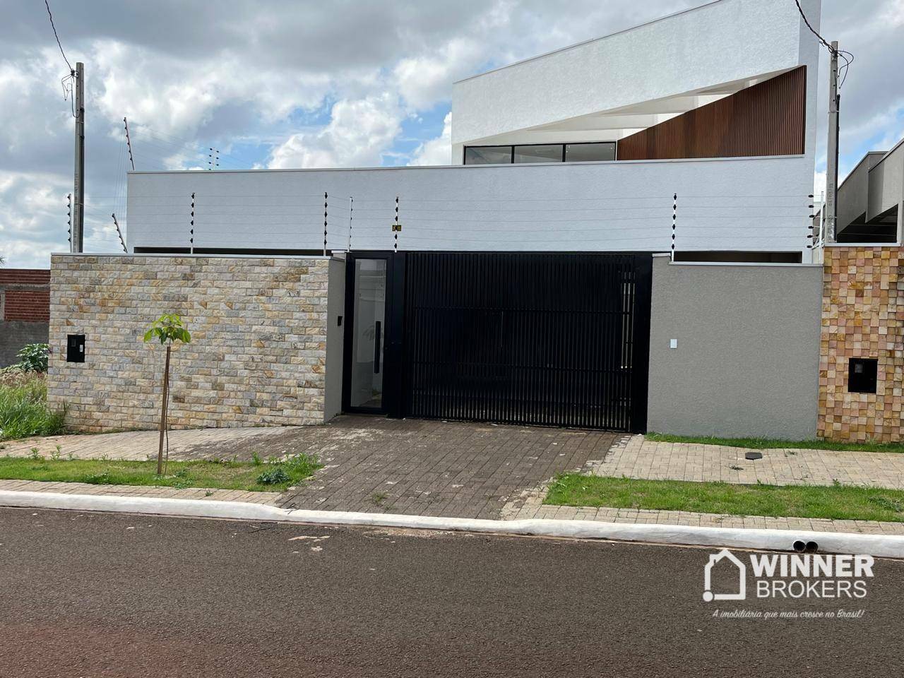Casa à venda com 3 quartos, 150m² - Foto 1