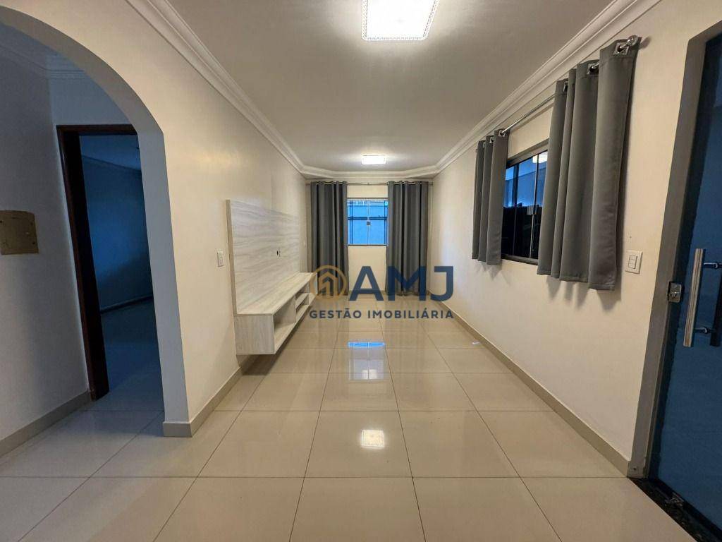 Casa para alugar com 3 quartos, 301m² - Foto 2