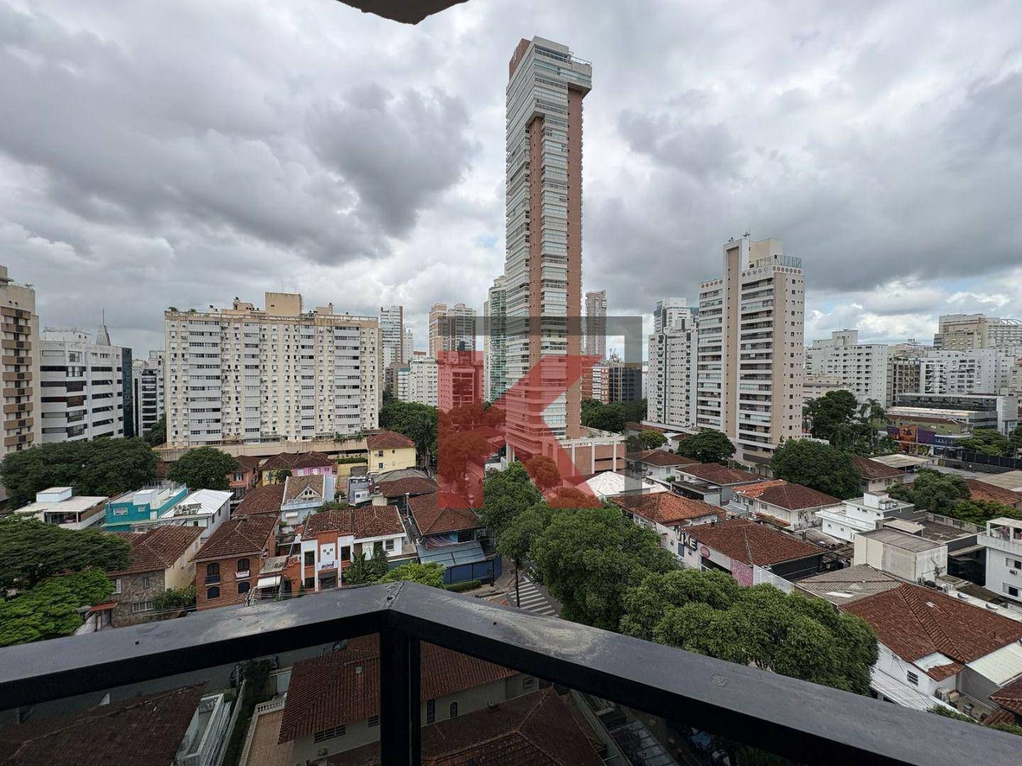 Apartamento para alugar com 4 quartos, 318m² - Foto 1