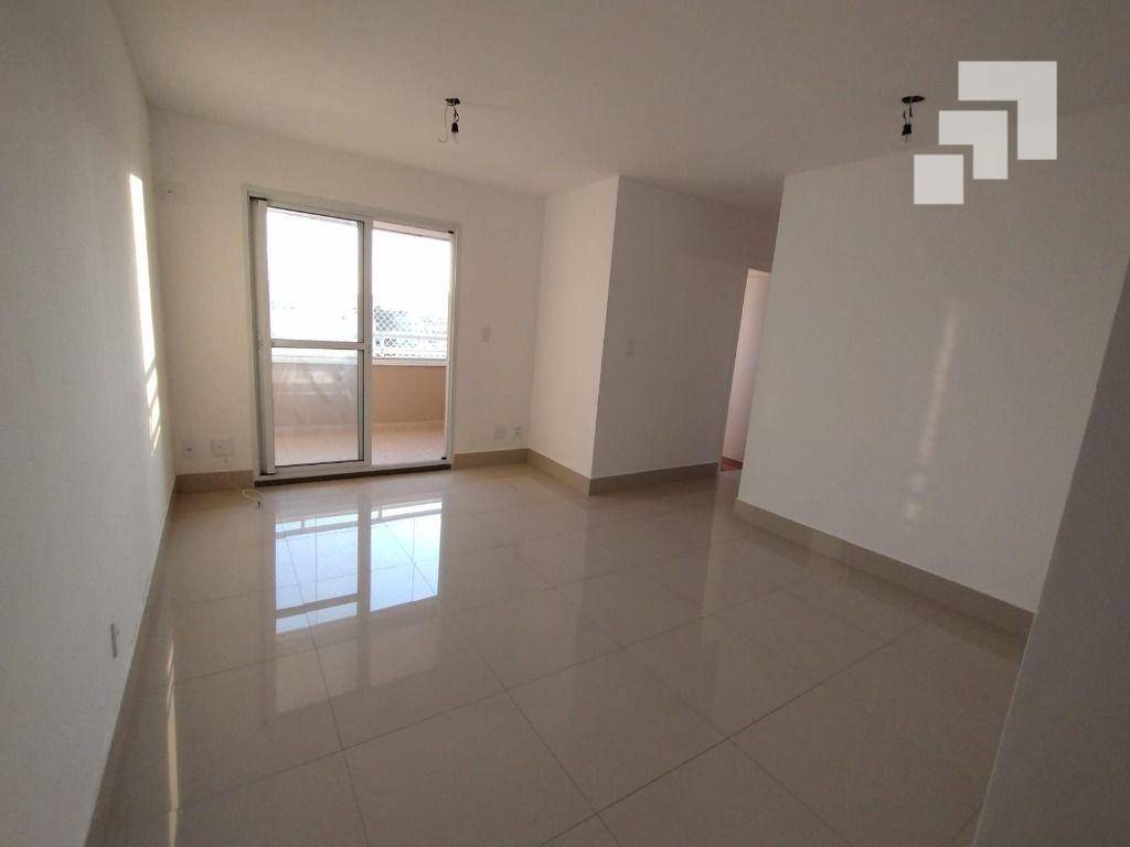 Apartamento para alugar com 3 quartos, 70m² - Foto 1