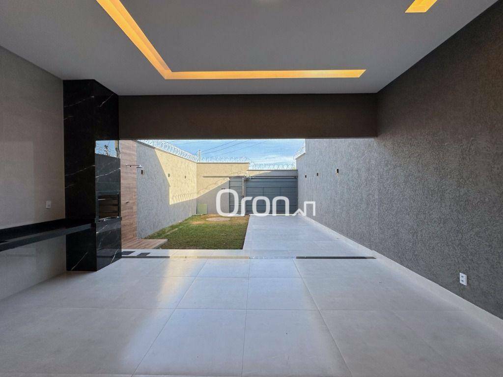 Casa à venda com 3 quartos, 123m² - Foto 1