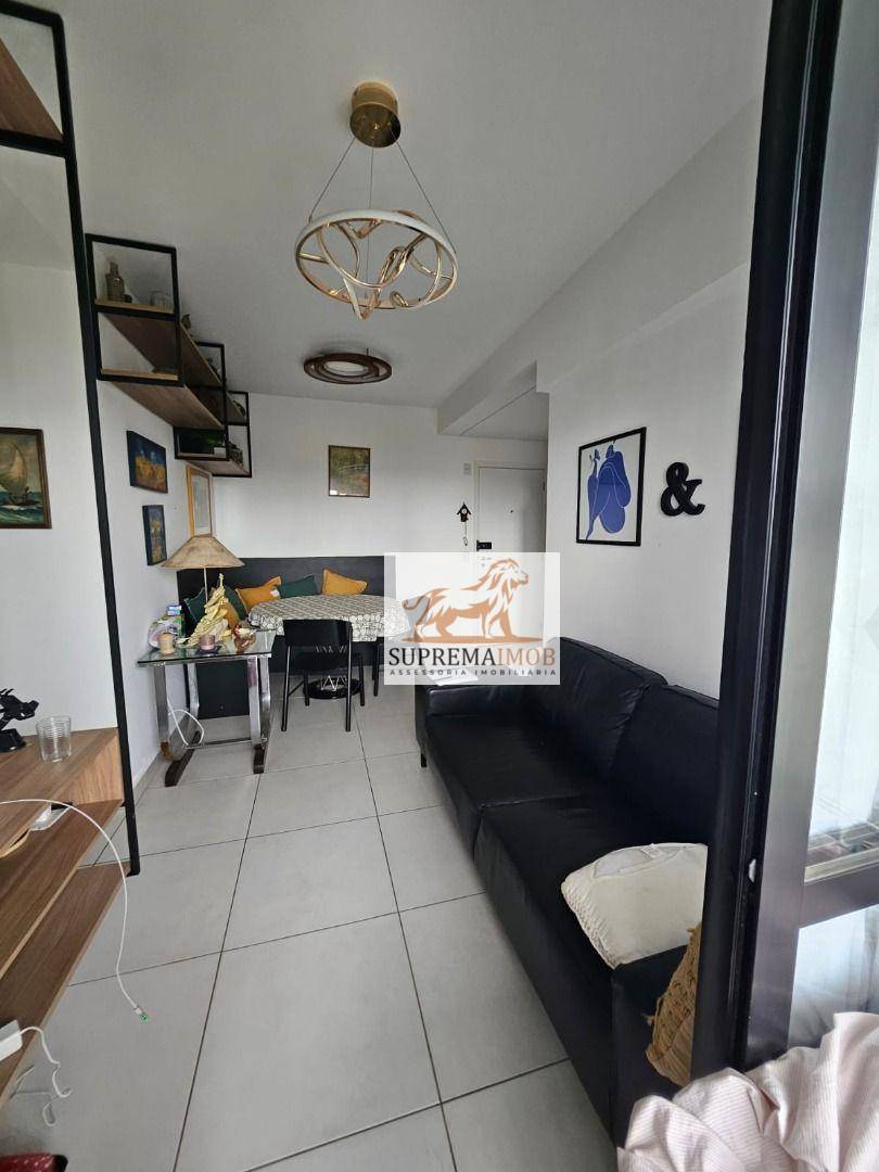 Apartamento à venda com 2 quartos, 64m² - Foto 1