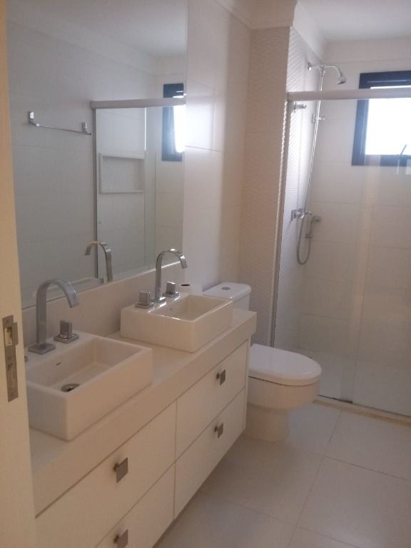 Apartamento para alugar com 3 quartos, 157m² - Foto 16