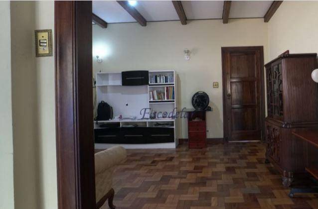 Casa para alugar com 4 quartos, 350m² - Foto 13