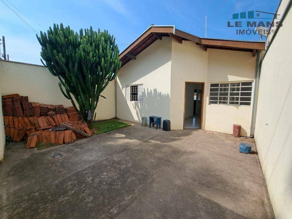 Casa à venda com 2 quartos, 100m² - Foto 1