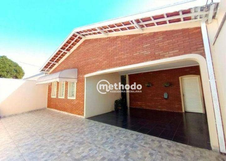 Casa à venda com 3 quartos, 210m² - Foto 1