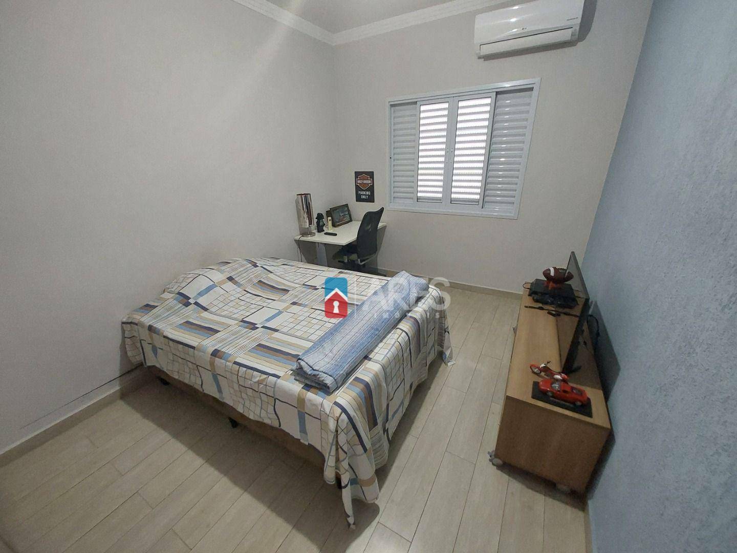 Casa à venda com 4 quartos, 205m² - Foto 4