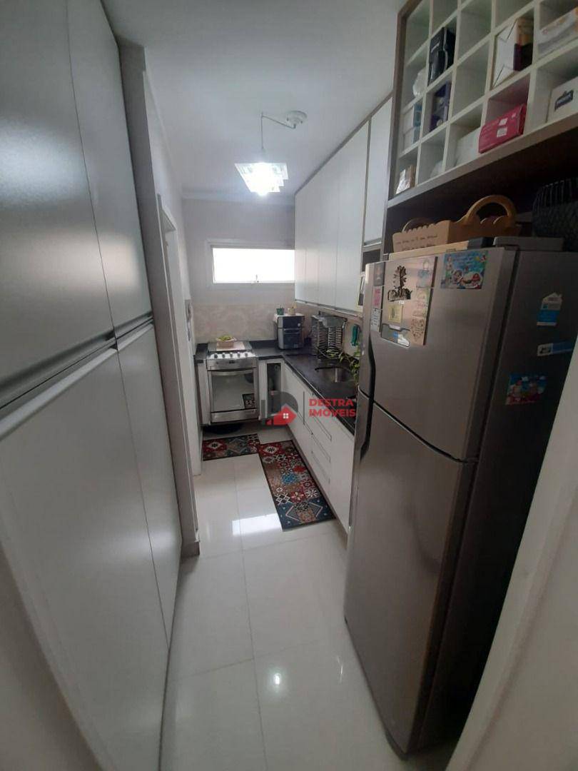 Apartamento à venda com 2 quartos, 60m² - Foto 8