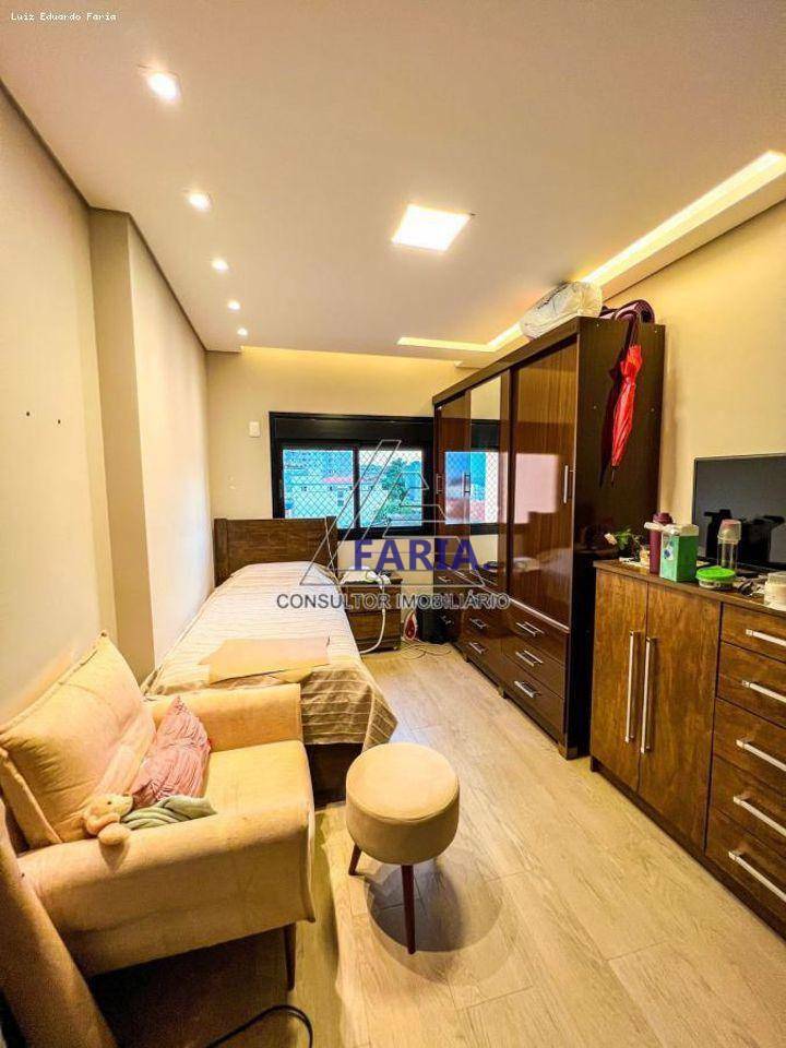 Apartamento à venda com 3 quartos, 135m² - Foto 17