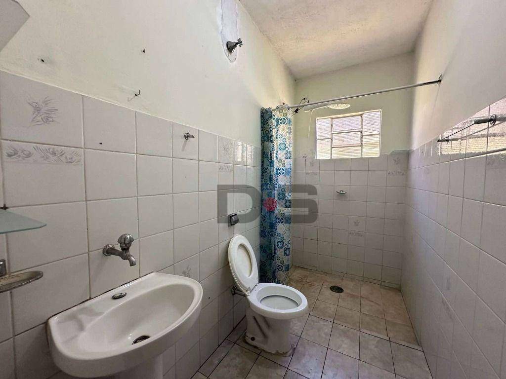 Casa à venda com 2 quartos, 64m² - Foto 6