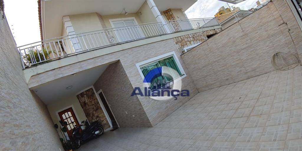 Sobrado à venda com 3 quartos, 157m² - Foto 1