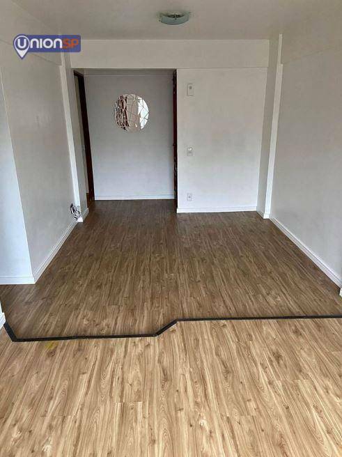 Apartamento à venda com 3 quartos, 68m² - Foto 2