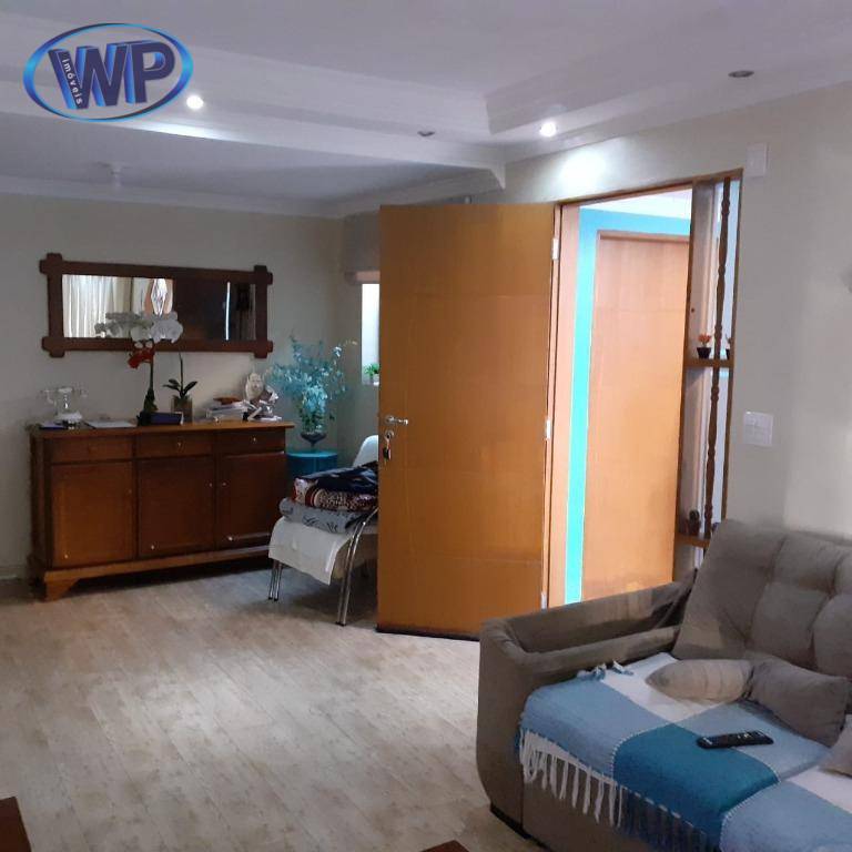 Sobrado à venda com 4 quartos, 200m² - Foto 2