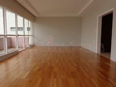 Apartamento para alugar com 3 quartos, 230m² - Foto 2