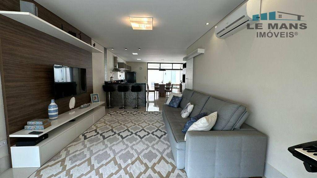 Casa de Condomínio à venda com 3 quartos, 273m² - Foto 4