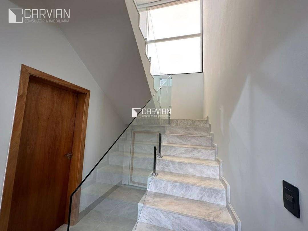 Casa de Condomínio à venda com 4 quartos, 378m² - Foto 4