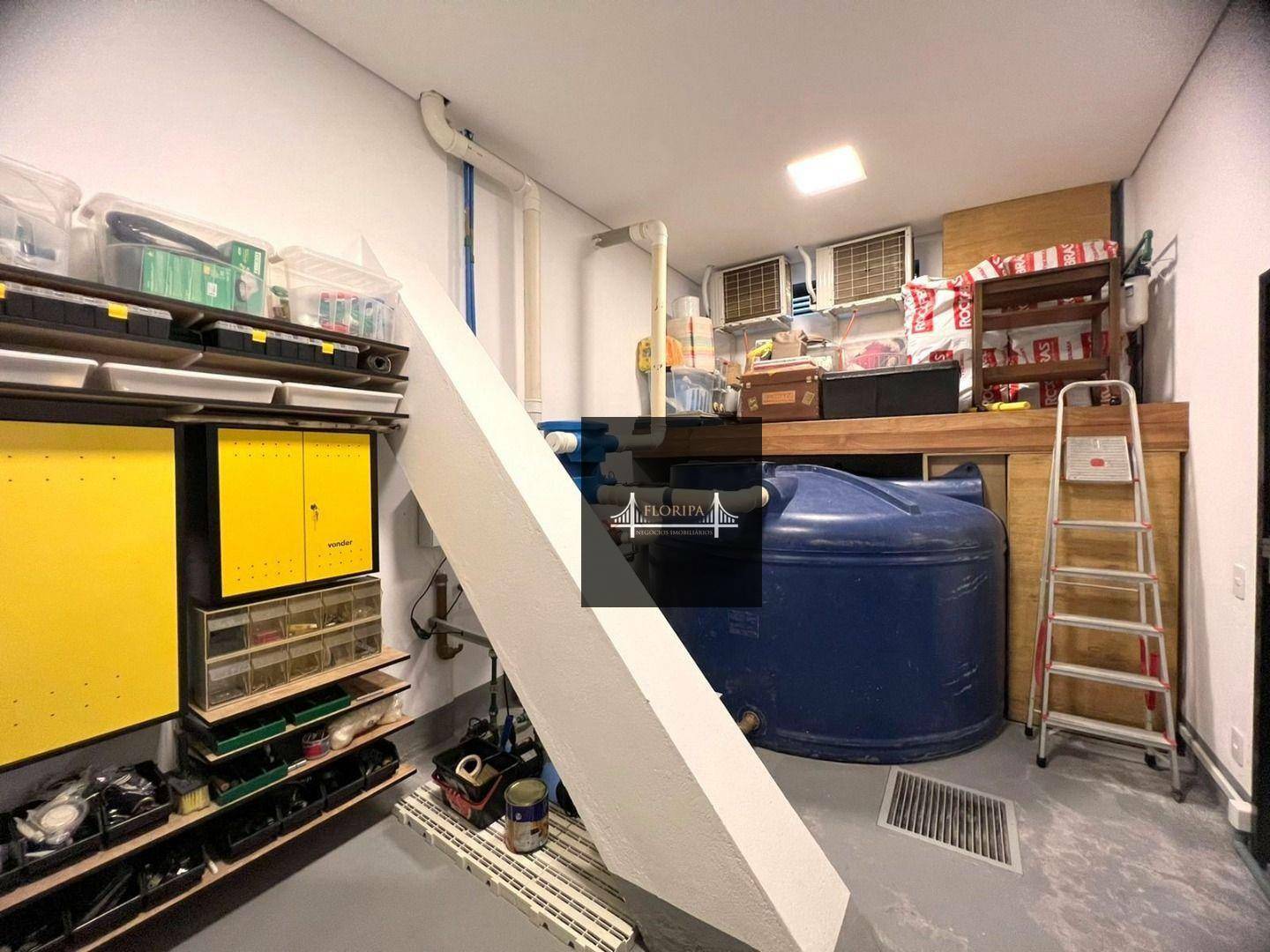 Casa à venda com 3 quartos, 340m² - Foto 35