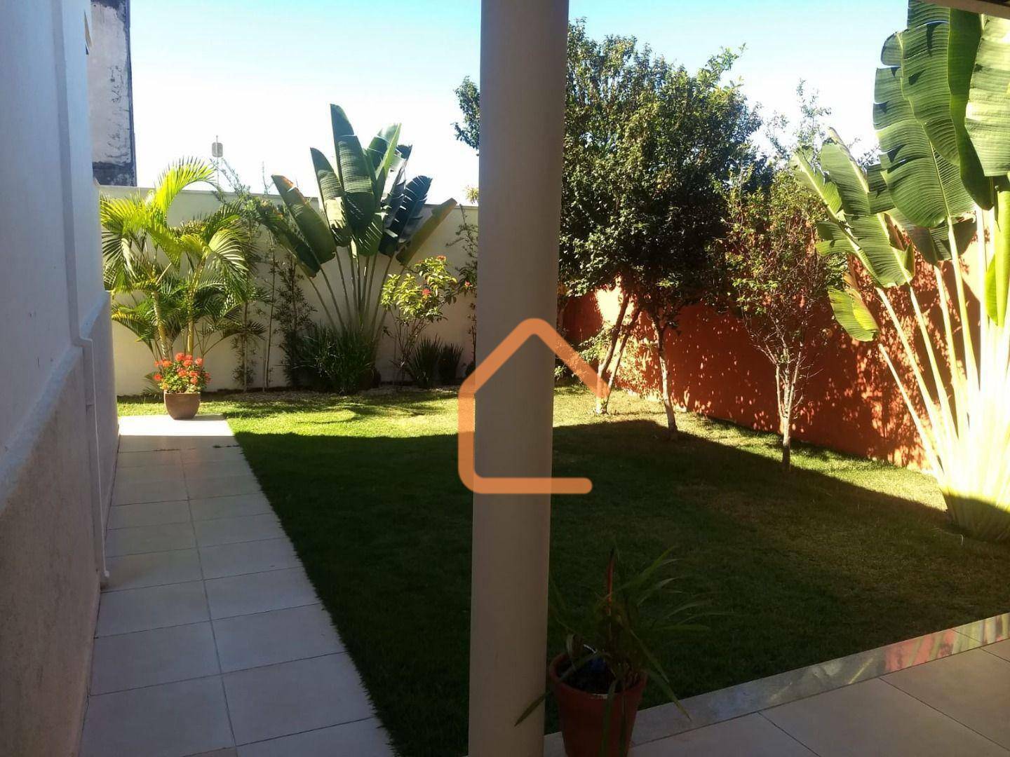 Casa à venda com 3 quartos, 150m² - Foto 2