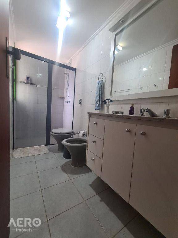 Apartamento à venda com 3 quartos, 128m² - Foto 4