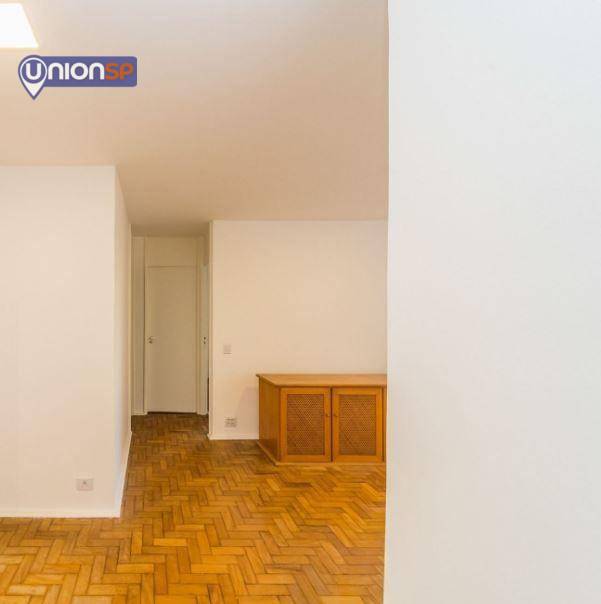 Apartamento à venda com 2 quartos, 70m² - Foto 3