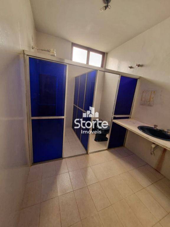 Casa para alugar com 6 quartos, 364m² - Foto 11