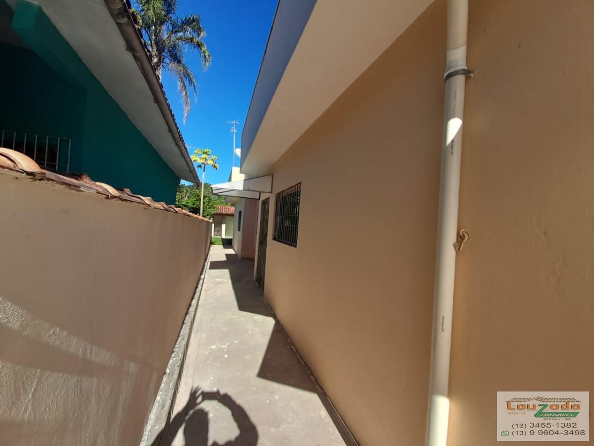 Casa à venda com 3 quartos, 222m² - Foto 12