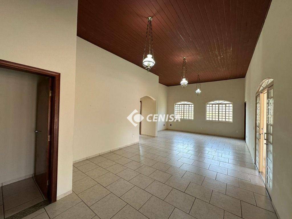 Casa à venda e aluguel com 3 quartos, 314m² - Foto 5