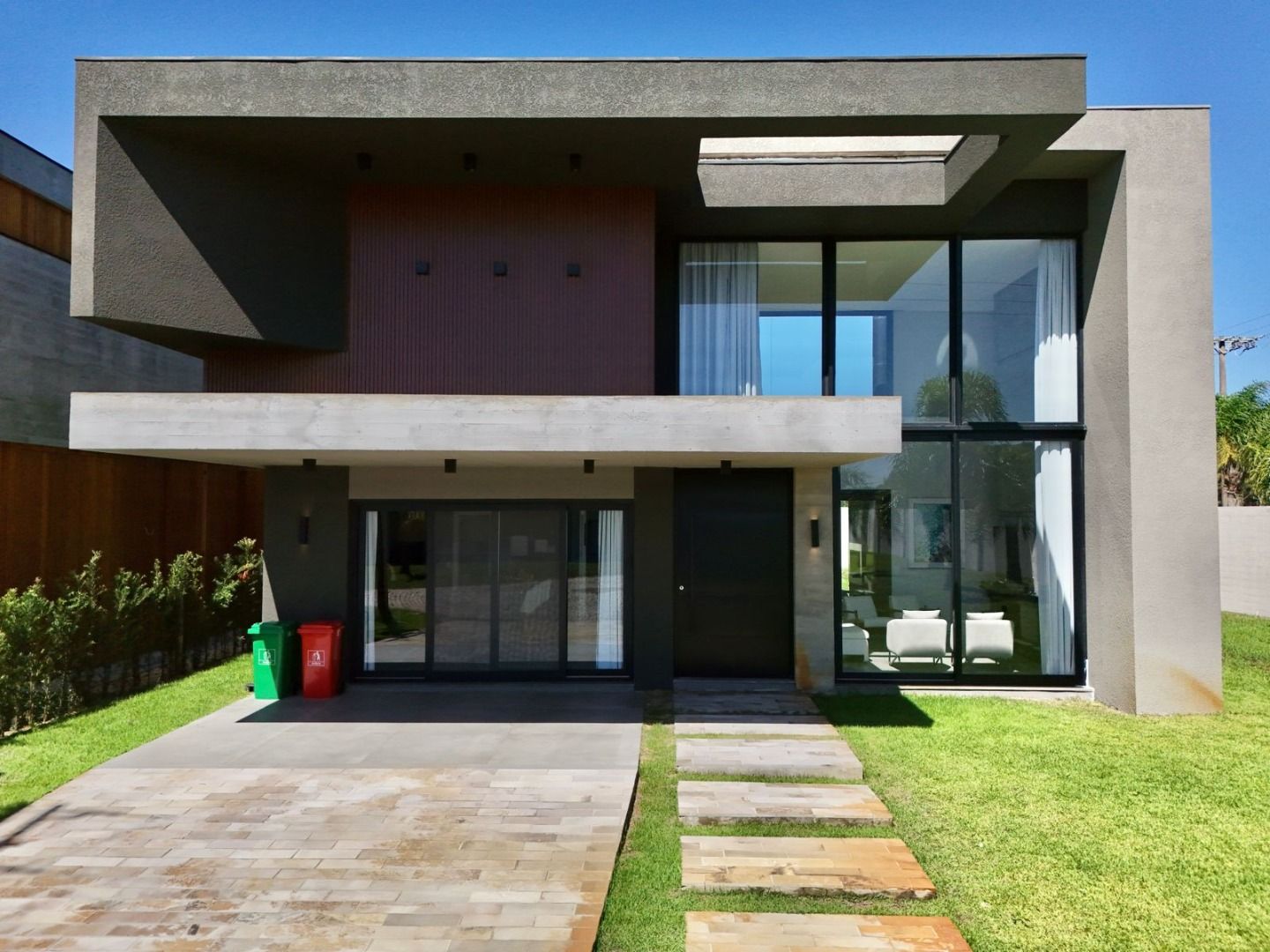 Casa de Condomínio à venda com 4 quartos, 230m² - Foto 1