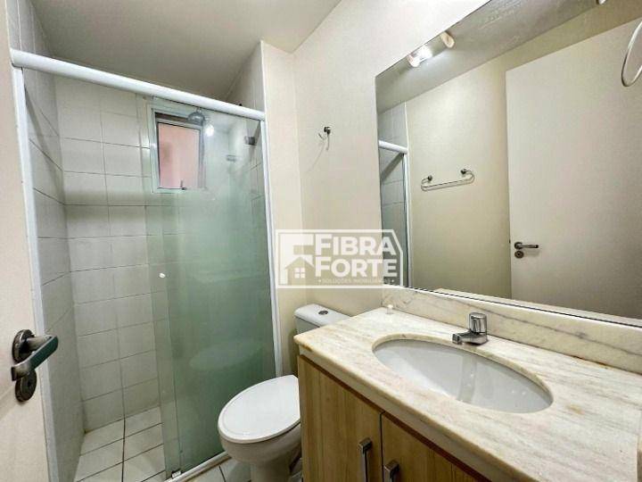 Apartamento para alugar com 3 quartos, 75m² - Foto 9