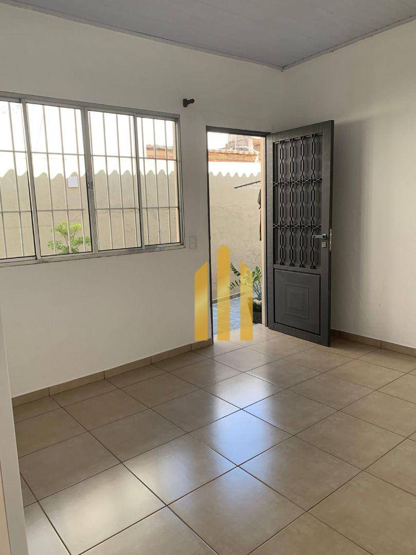 Casa para alugar com 1 quarto, 45m² - Foto 3