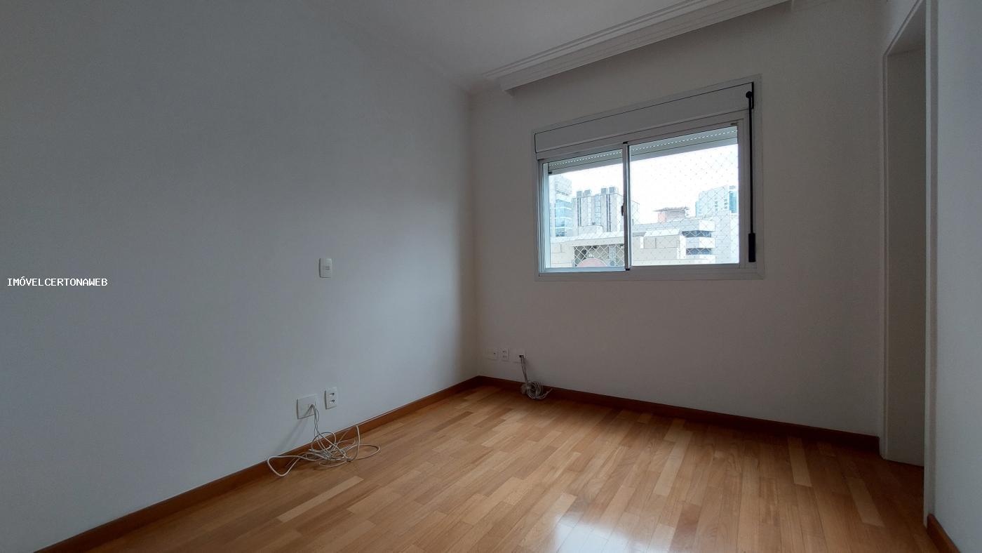 Apartamento à venda com 4 quartos, 238m² - Foto 28