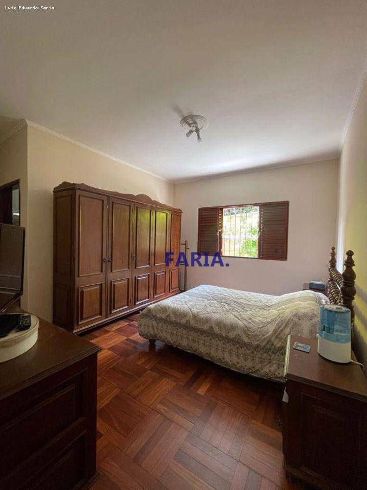 Casa à venda com 3 quartos, 238m² - Foto 11