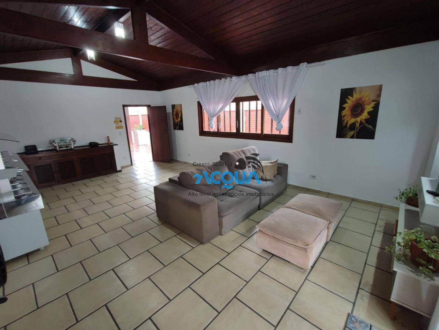 Casa à venda com 5 quartos, 200m² - Foto 4