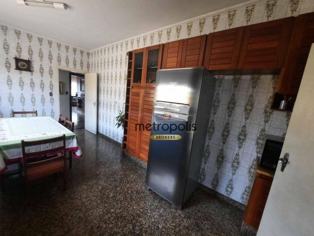 Casa à venda com 7 quartos, 300m² - Foto 12