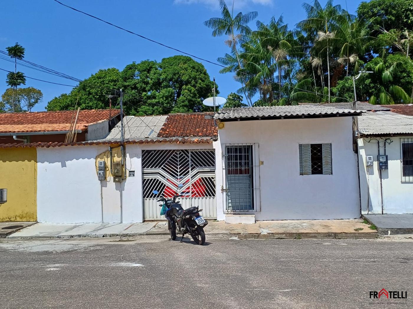 Casa à venda com 4 quartos, 200m² - Foto 1