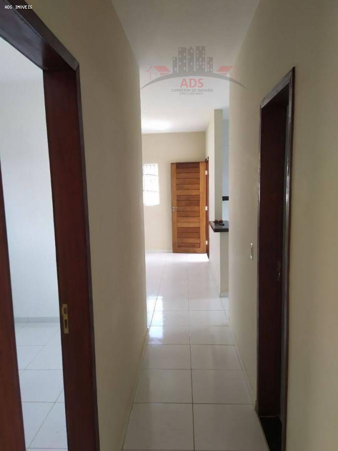 Casa à venda com 2 quartos, 90m² - Foto 4