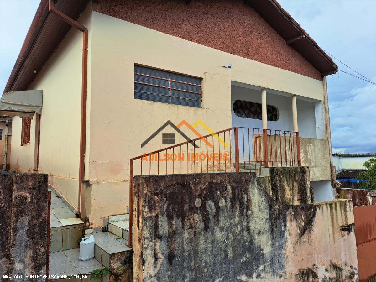 Casa à venda com 3 quartos, 165m² - Foto 1