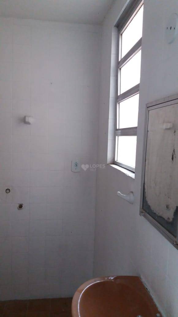 Apartamento à venda com 1 quarto, 48m² - Foto 2