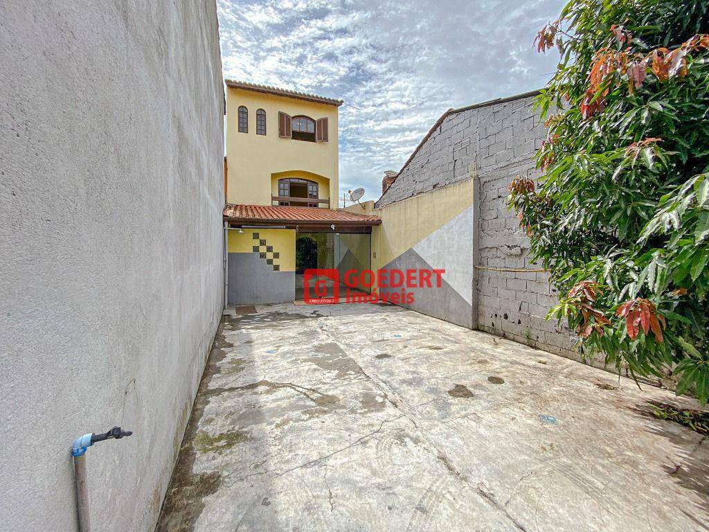 Sobrado à venda com 2 quartos, 125m² - Foto 9