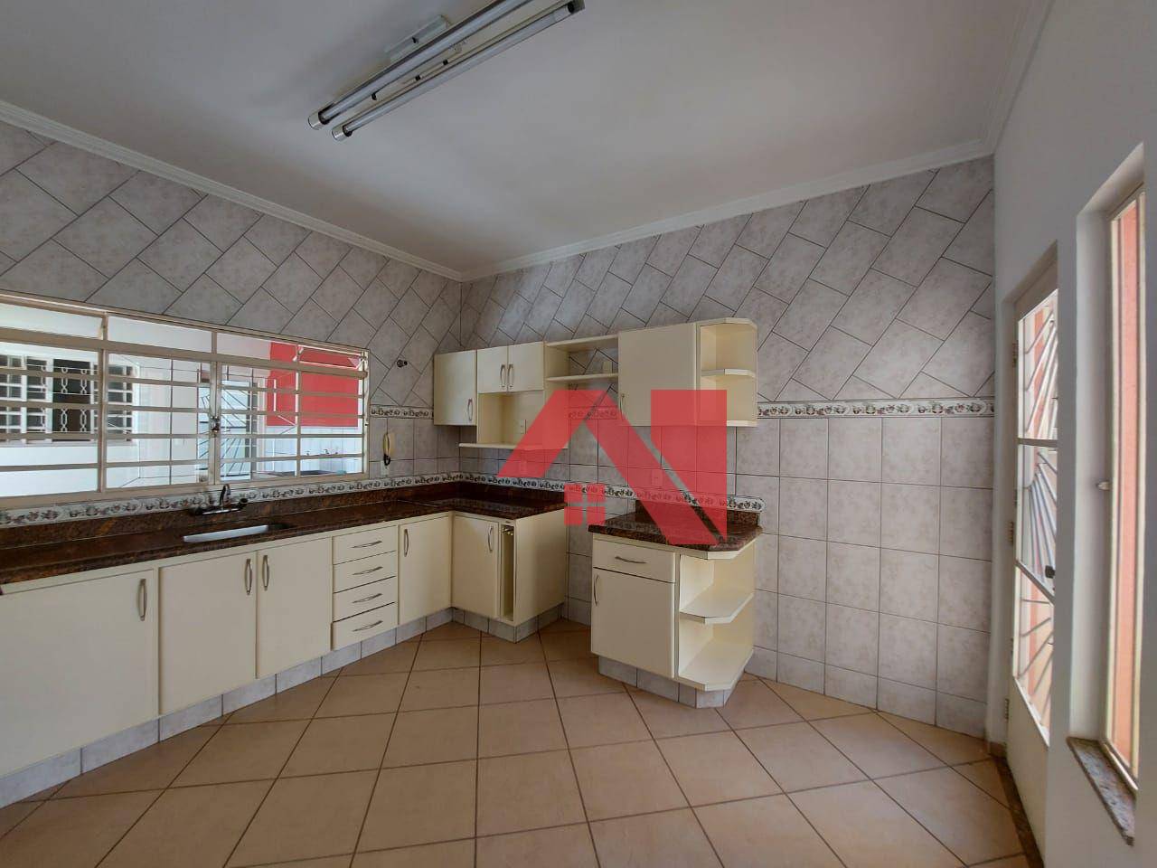 Casa à venda com 3 quartos, 140m² - Foto 4