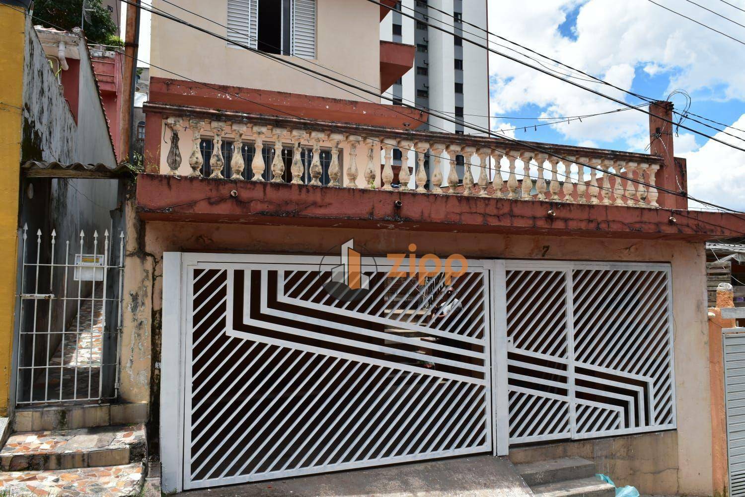 Sobrado à venda com 4 quartos, 177m² - Foto 1