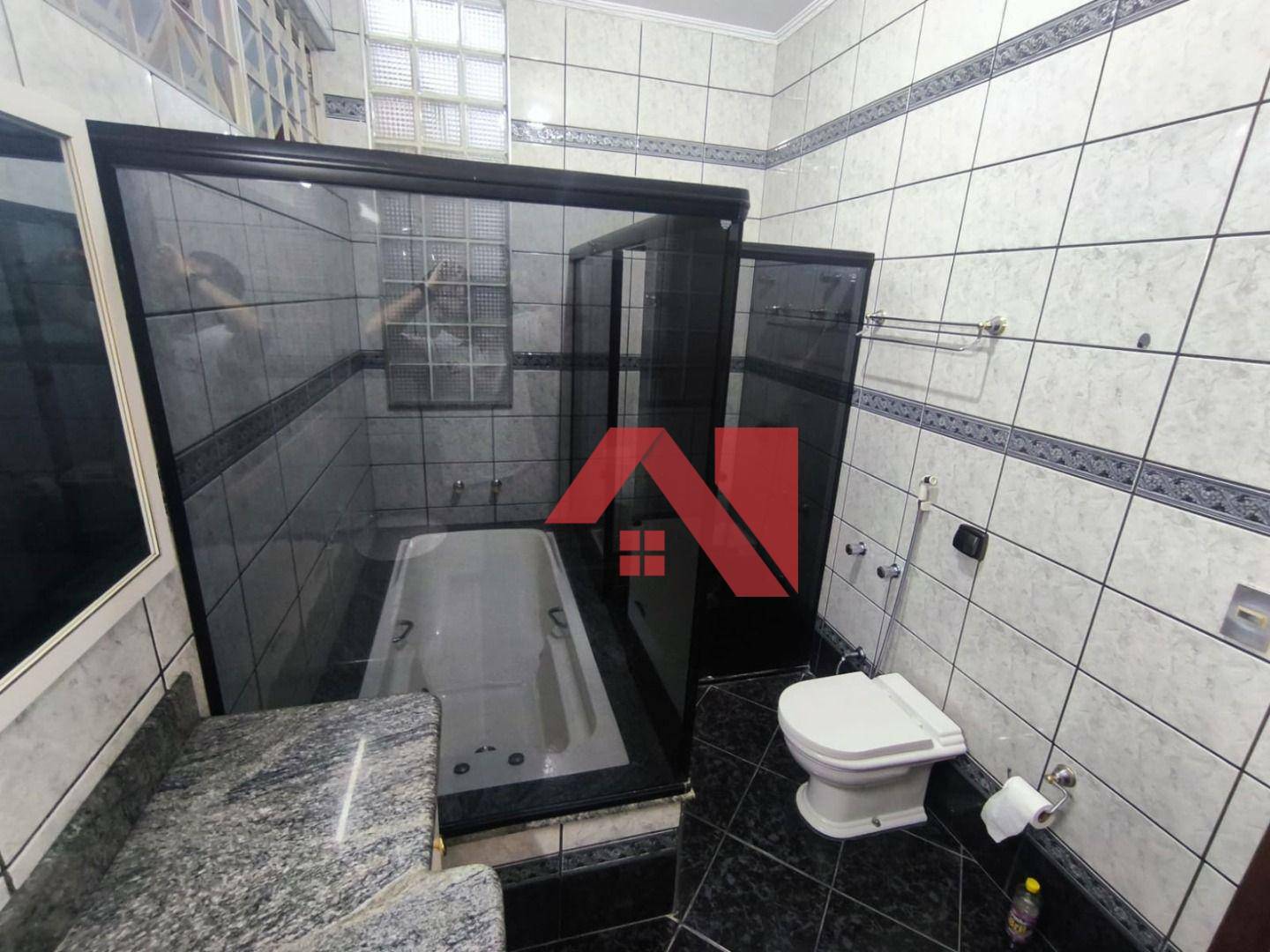Casa à venda com 3 quartos, 218m² - Foto 14