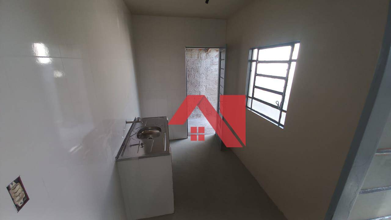 Casa para alugar com 2 quartos, 50m² - Foto 6