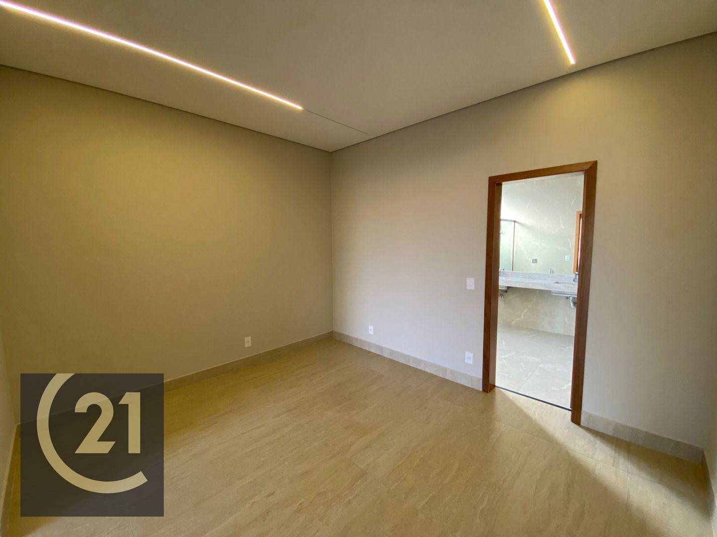 Sobrado à venda com 4 quartos, 372m² - Foto 32