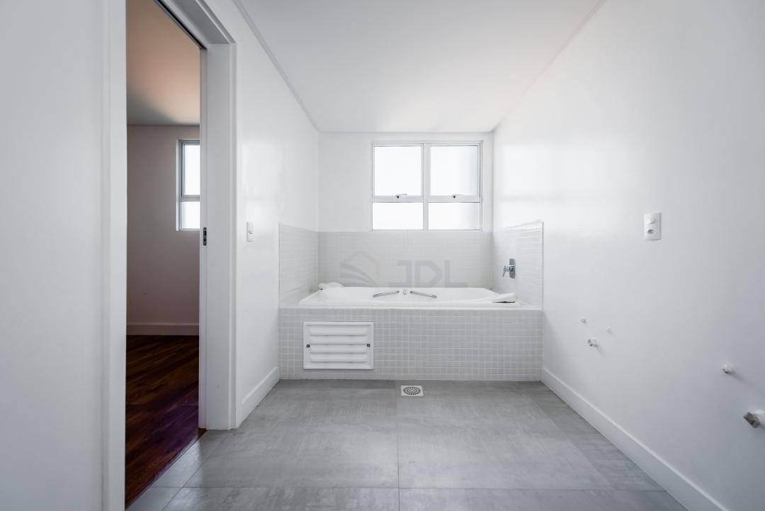 Apartamento à venda com 3 quartos, 199m² - Foto 17