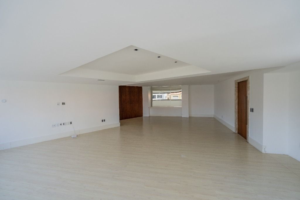 Apartamento à venda com 3 quartos, 210m² - Foto 7